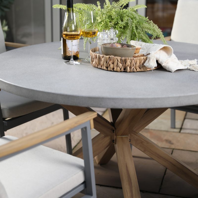 Polperro 4 seat round dining set - Image 5