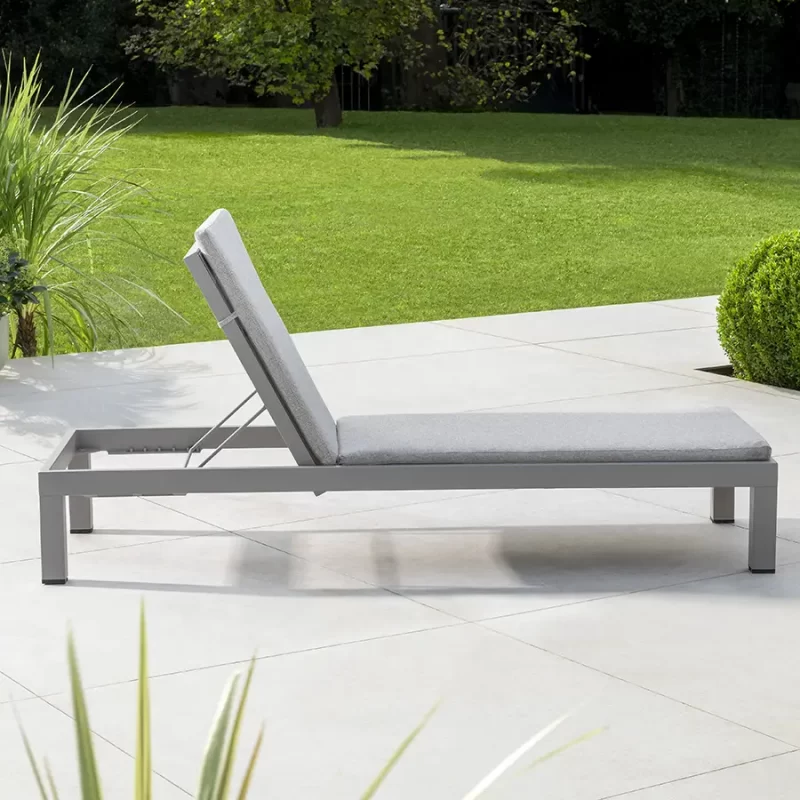 Pebble Sun lounger with cushion - Image 3